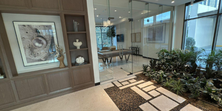 Luxury 1BR in Creek Palace with Burj Khalifa & Sea View