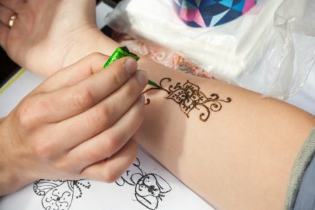 Get a Henna Design on Your Hands
