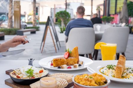33 Must-Try Places to Have Breakfast in Dubai with every budget!