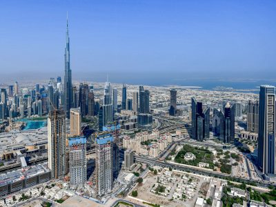 Advantages and disadvantages of living in the UAE
