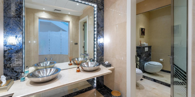 7 Bedroom Villa in Emirates Hills, Dubai