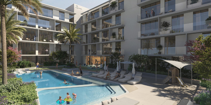 Roma Residences: Outdoor swimming pool surrounded by sun loungers.