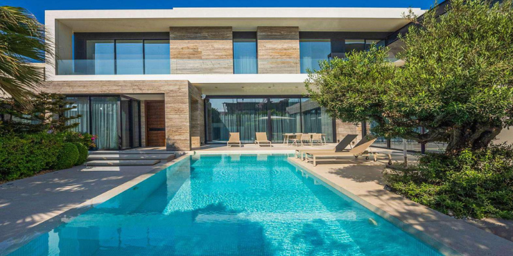 5-Bedroom Custom Villa with Dubai Skyline Views