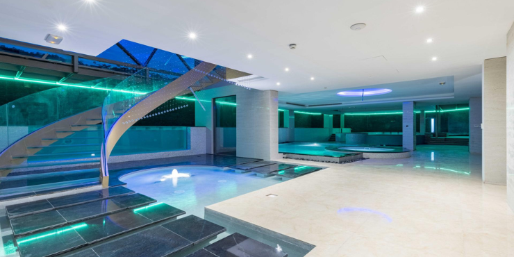 Ultra-Luxury Villa in Pearl Jumeirah, Dubai
