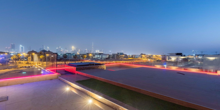 Own a Spectacular 8BR Luxury Villa in Pearl Jumeirah