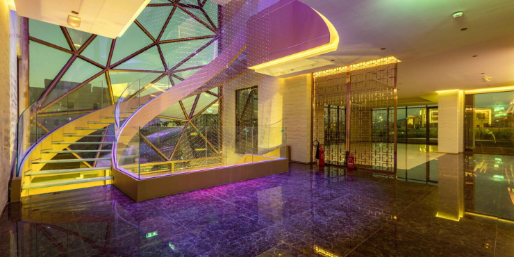 Own a Spectacular 8BR Luxury Villa in Pearl Jumeirah