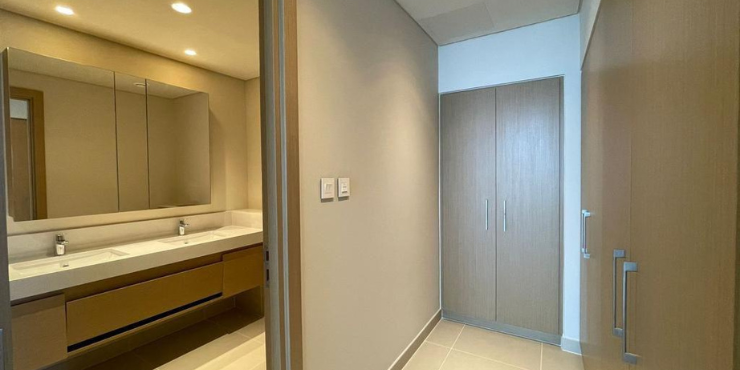 3BR Apartment in Harbour Gate Tower 1