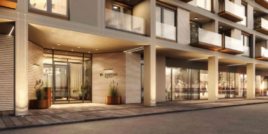 بي دبليو إميرالد على واجهة بلغراد البحرية، صربيا