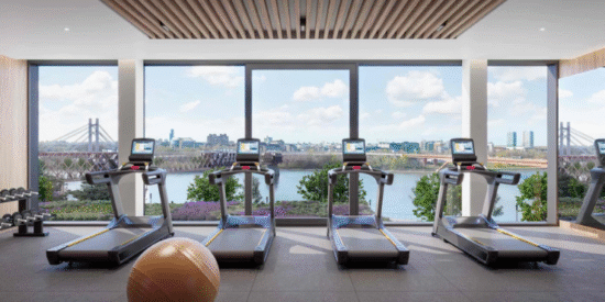 بي دبليو هدسون على واجهة بلغراد البحرية، صربيا