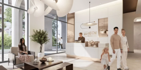 بي دبليو نيون على واجهة بلغراد البحرية، صربيا