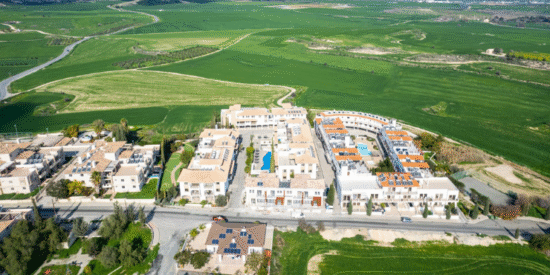 فلل إميرالد هايتس في تيرسيفانو، لارنكا